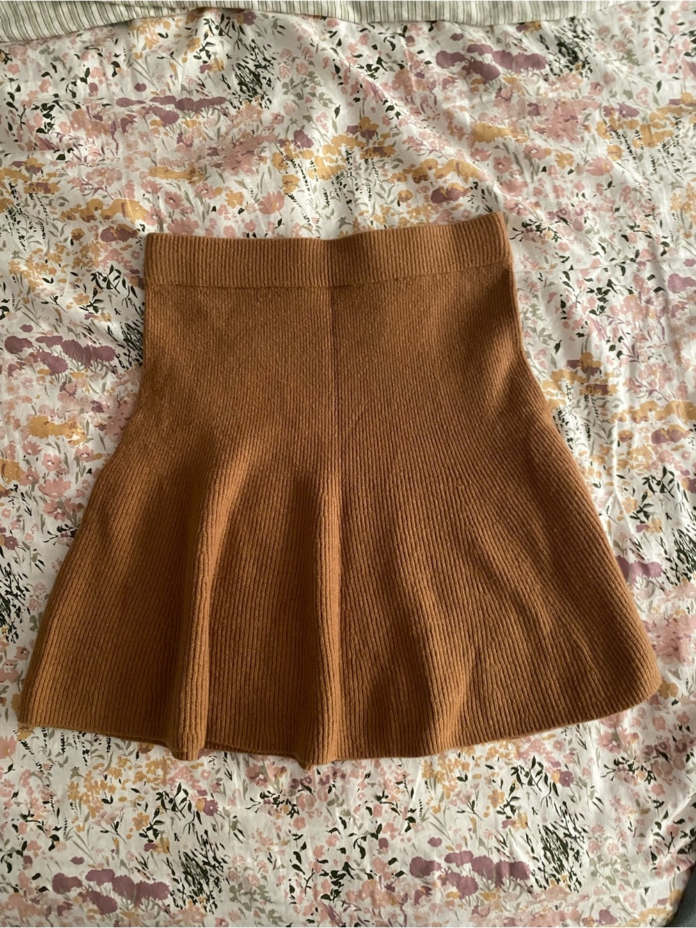 GAP size XS Flared Skirt — Tan